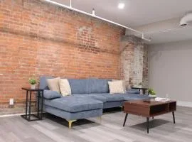 2 bdrm Modern & Hip Apt with Private Patio