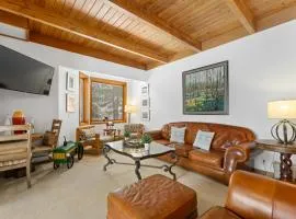 Tennis Townhome 1327 by Summit County Mountain Retreats