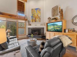 Pines 2041, Hotel in Keystone
