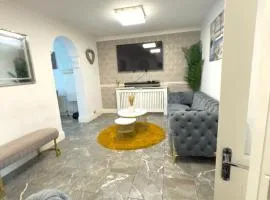 Stylish Stay Near Everything