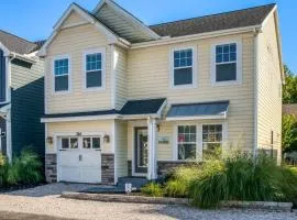 Spacious Dog-Friendly Getaway with Year-Round Pool & Hot Tub