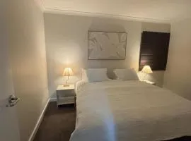 City Lights Retreats - 2 Bedroom, 1 Bathroom