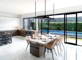 Villa in Bandung with Swimming Pool, Netflix & BBQ