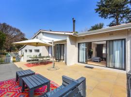 Cosy Home close to Sandton, hotel a Johannesburg