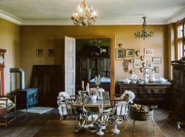 Charming Apartment In A Historic Country Estate โรงแรมในPrebberede