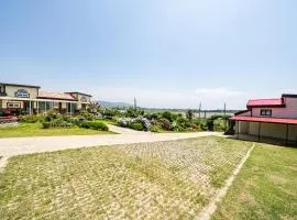 Yonghyun's house