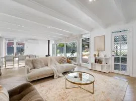 Herringbone Cottage - Unique Garden Escape CBD