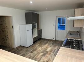 Gite les garnes, ξενοδοχείο σε Saint-Martin-des-Fontaines