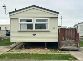 TM61 3 bed CARAVAN oN THE GOLDEN PALM PET friendly