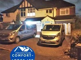 Walsall, M6 J10 - 7 beds, Sleeps 9, Super Wifi, Free Parking, min 4 nights