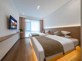 Fenghuang Luming B&B