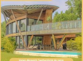 Villa vue Lac Léman et montagne Proche Genève, hotel in Cranves-Sales