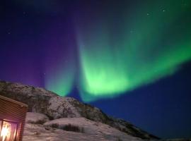 Cabin Aurora Borealis, hotel com estacionamento em Sommaroy