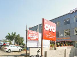 Hotel O Nitya Executive, hotel in Phūrsungi