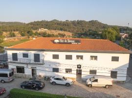 Fl&ocirc;r do T&aacute;vora, hostel em Vila da Ponte