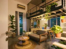 Chewy Junior Place in Center-Green Balcony- FREE Airport Shuttle-Tours