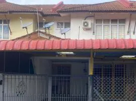 Aisy Homestay 2