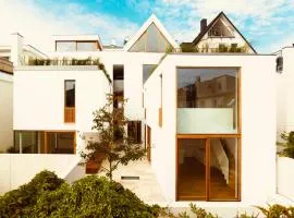 "Friedrich und Franz" by FeWoZauber, 8 Pers, Zentral, 250m Strand, Tiefgarage, Design Architektur