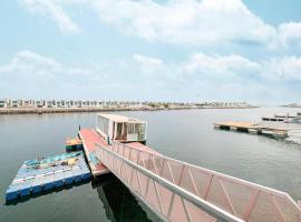 Luxury Villa sea view and free paddle boat - Al Dana Island Fujairah