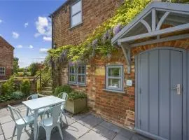 Covenham Holiday Cottages - Dragonfly