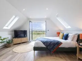 Beautiful Self Contained Loft Studio Home in Rural Toddington