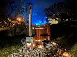 Vacation home, hot tub, lake view, sandy beach