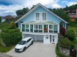 Vacation home, hot tub, lake view, sandy beach