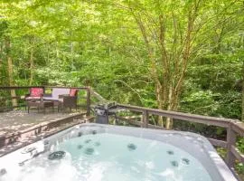 Secluded 2 Bd Cabin- Firepit, Hot Tub, Dogs OK, Sleeps 6