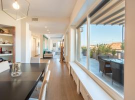 Attico Centrale Piazza Pertinace free parking, hotel Albában