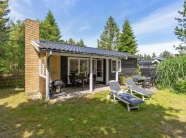 Holiday Home Harri - 700m from the sea by Interhome, хотел в Bøtø By