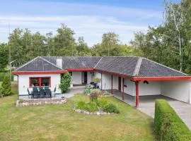 Holiday Home Hakon - 550m from the sea by Interhome