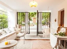La casita del pueblo GARDEN petfrienly con chimenea