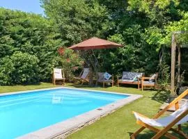 Proche Carcassone chambre avec salle de bain et WC privée Piscine salon et kitchenette partagés avec voyageurs