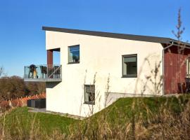 Holiday Home Rossella - 450m from the sea by Interhome, hotel i Allinge
