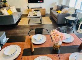 Stunning Three Bedroom Townhouse Niagara Falls, apartment in Niagara Falls