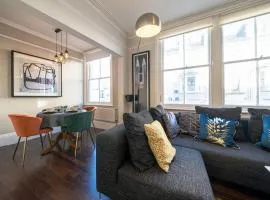 Huge Town Centre 2 Bed Flat with Free Parking