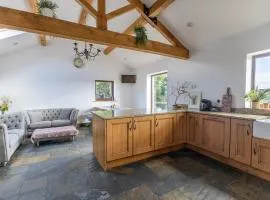 GARDEN FIELD COTTAGE - Spacious Holmbridge Home with Rolling Hill Views