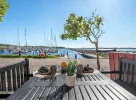 Apartment Ethly - 10m from the sea by Interhome