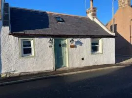 Cozy Seaside Retreat in Peterhead
