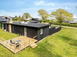 Holiday Home Tonna - from the sea by Interhome