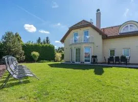 Villa Garden & Terrace Villa by Interhome
