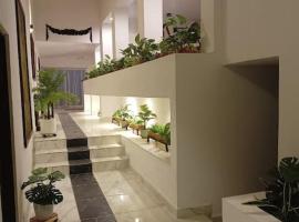 Casa Marcy, casa nueva con alberca y tres recamaras, casa de campo em Pazulco