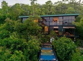 Manarala Villa, hotel con alberca en Neboda