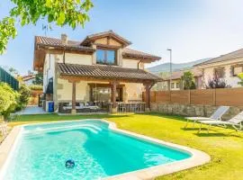 Acogedora casa rural con jardín próxima a Pamplona