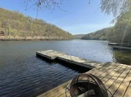 Lake Zoar Cabin