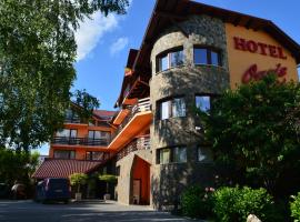 Hotel Oasis, hotell i Braşov