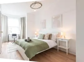 Cozy 2-Bed House in Portsmouth , Autumn Offers available
