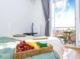 Cozy Apartment next to bus station with perfect city views、Nivyのホテル
