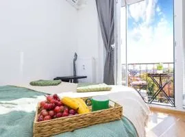 Cozy Apartment next to bus station with perfect city views