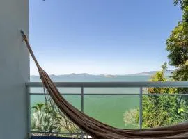 Loft vista mar com varanda em Mangaratiba